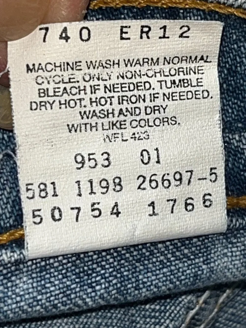 VTG 90's Levi's Knee Length Blue Denim 5 Pockets Jean Shorts Jorts Black Tab 7JR